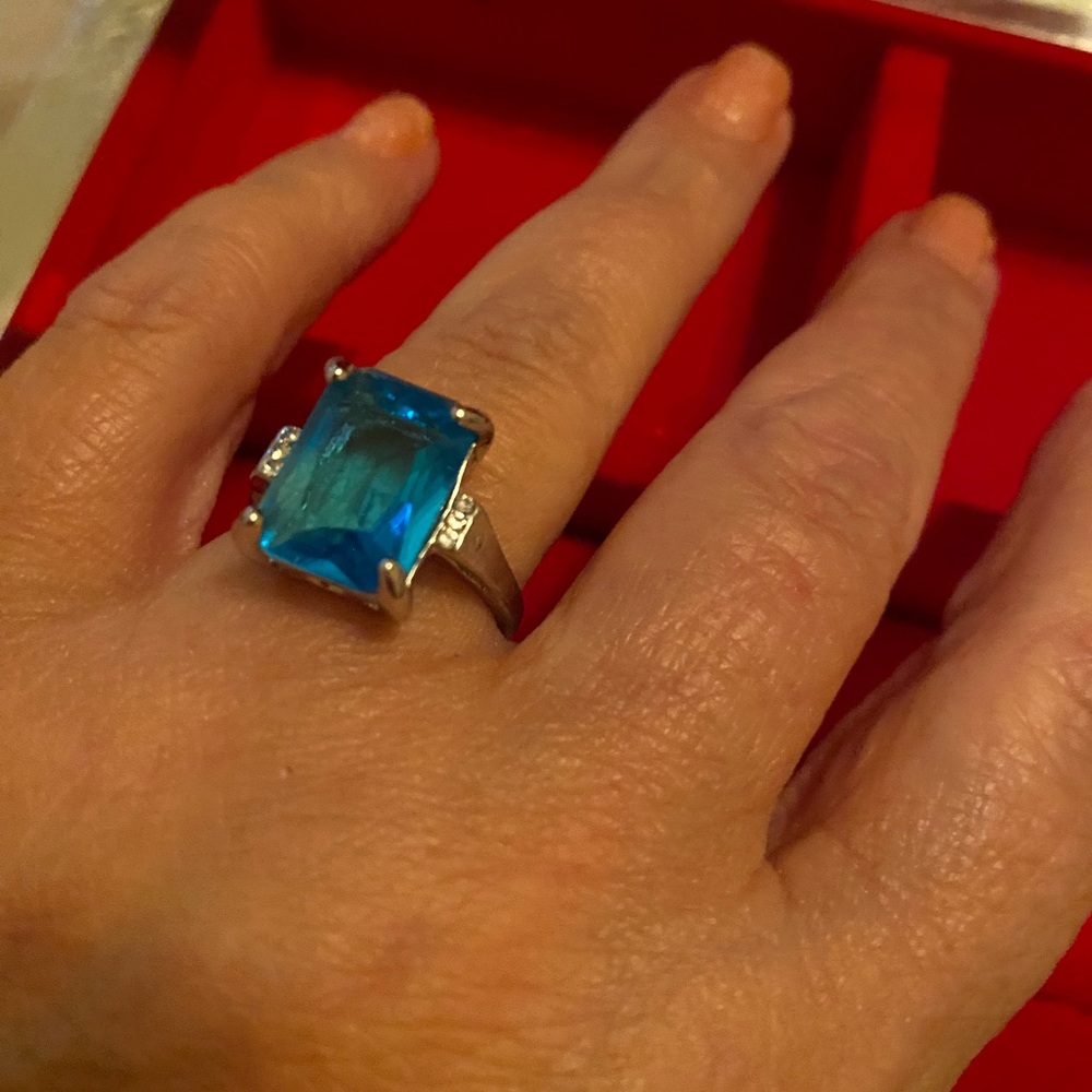 Elegant Blue Gemstone Ring